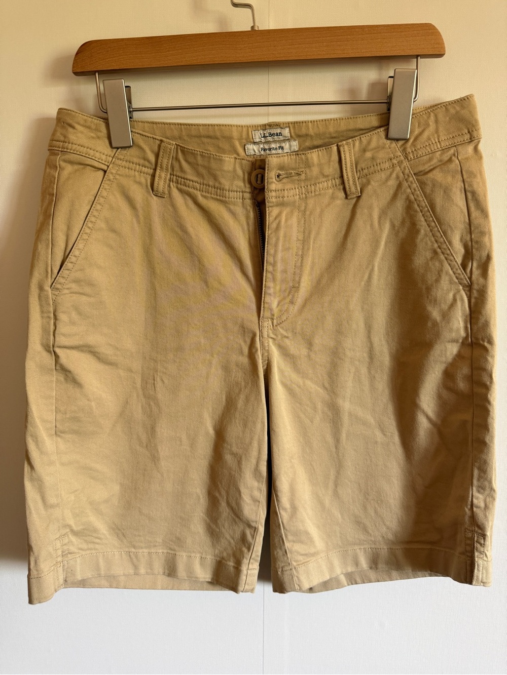 L.L.Bean Khaki Chino Shorts Size 8 Stretch Cotton Classic Summer Women